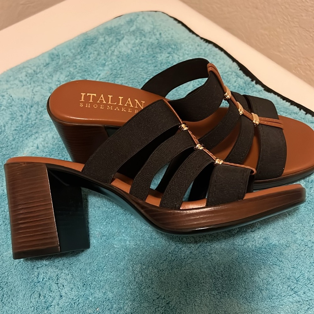 Italian Shoemakers Women's Black Strappy Wedge Sandals Stretchy, Size 8 new - Picture 3 of 4